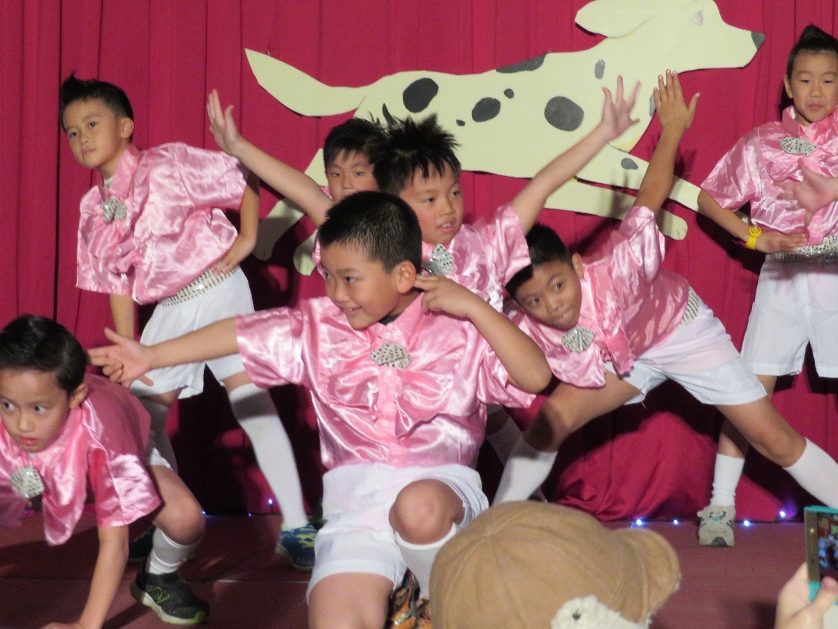 學生106學年度「快樂迎新年」舞蹈演出